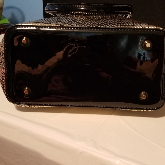 Handbag - Picture 6 of 8